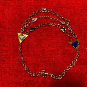 Great statement necklace!